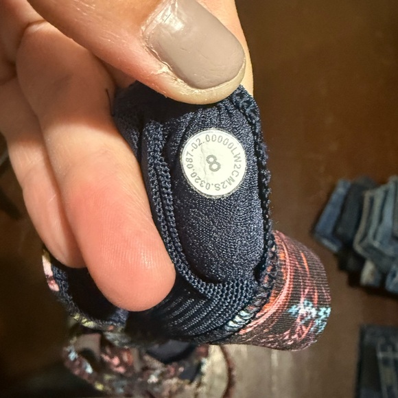 Colorful Patterned sports bra - Picture 4 of 4